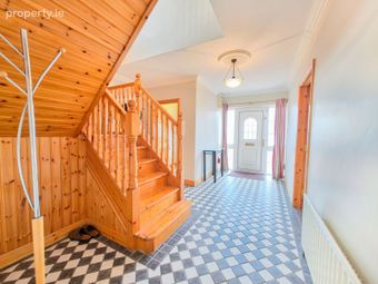 9 Cherrington Place, Castlebar, Co. Mayo - Image 2