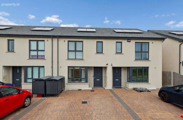 22 The Walk, Kilmartin Grove, Hollystown, Dublin 15 - Click to view photos