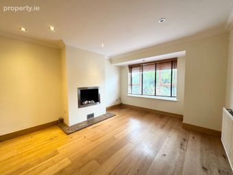 27 Gainsborough Green, Malahide, Co. Dublin - Image 3