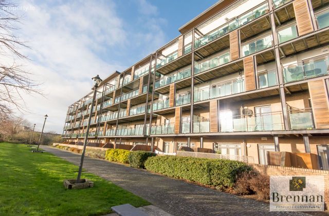 Apartment, Royal Canal Court, Royal Canal Park, Dublin 15 - Click to view photos
