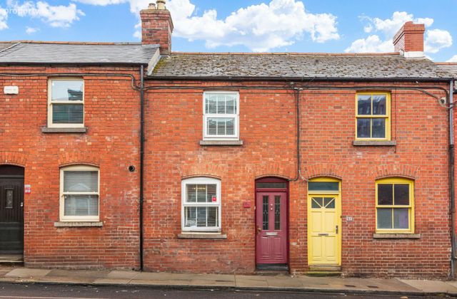 67 The Coombe, Dublin 1 - Click to view photos