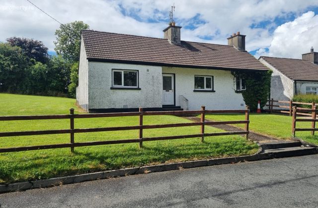 8 Oriel Park, Emyvale, Co. Monaghan - Click to view photos