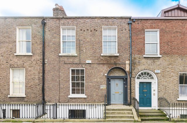 147 Pearse Street, Dublin 2 - Click to view photos
