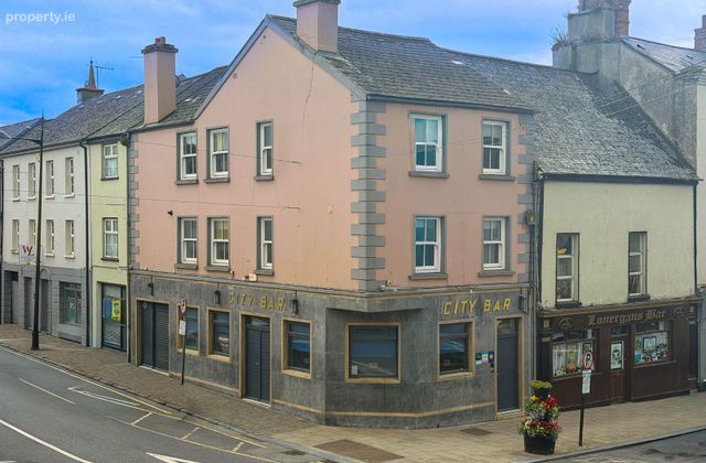 City Bar, 1 Main Street, Cashel, Co. Tipperary - Click to view photos