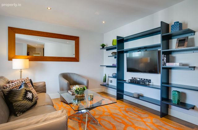 2 Bedroom Apartment, Unit 6 New Street South, Dublin 8 - Click to view photos