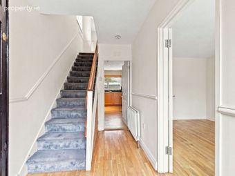 12 Heather Grove, Marlay Wood, Rathfarnham, Dublin 16 - Image 2