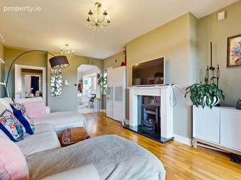 Apartment 121, East Courtyard, Tullyvale, Dublin 18 - Image 4