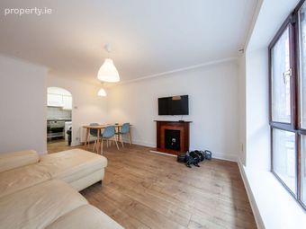 Apartment 40, The Ferry, City Gate, Christchurch, Dublin 8 - Image 4