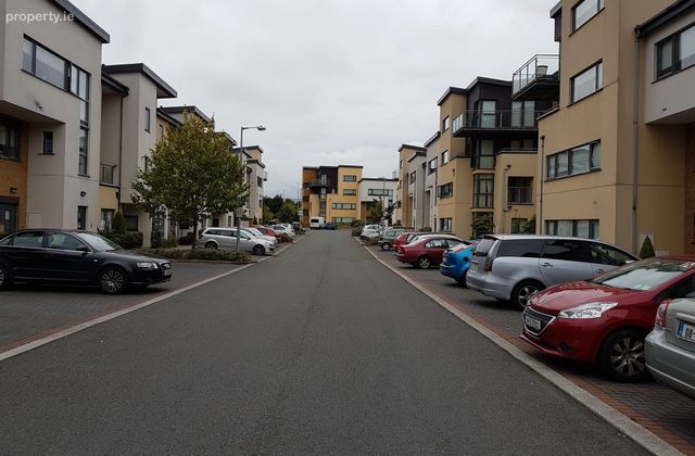 67 Coldcut Park 3 Bed, Clondalkin, Dublin 22 - Click to view photos