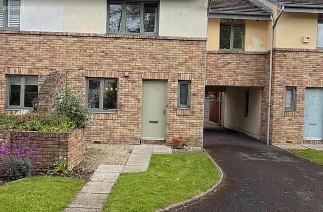 2 Rian Oisin, Cois Cuain, Salthill, Co. Galway - Click to view photos