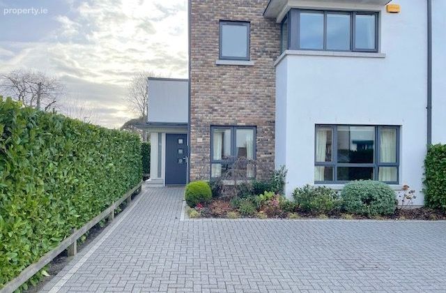 Woodbank, Dublin 18, Shankill, Dublin 18 - Click to view photos