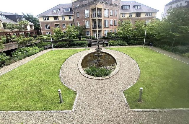 Mullins Wing Apartments, Linden Square, Grove Avenue, Blackrock, Co. Dublin - Click to view photos