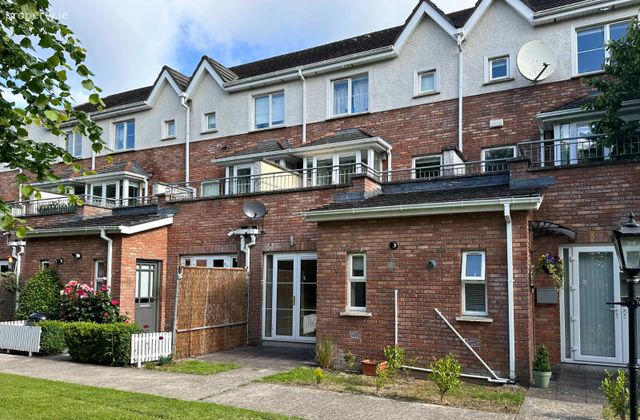 65 Summerseat Court, Main Street, Clonee, Co. Meath - Click to view photos
