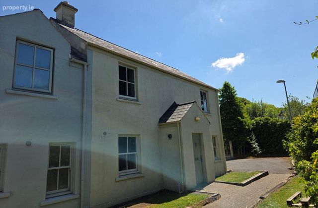 7 Bunratty Castle Gardens, Bunratty, Hurlers Cross, Co. Clare - Click to view photos
