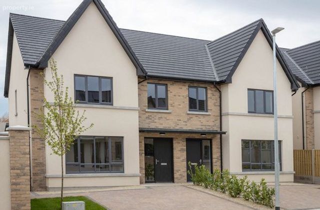 Taylor Hill Park, Balbriggan, Balbriggan, Co. Dublin - Click to view photos
