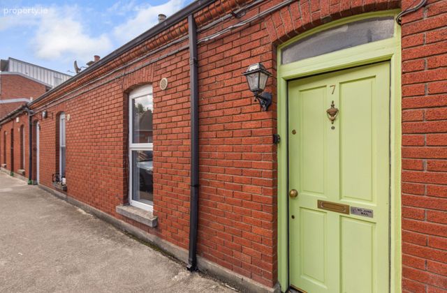 7 Synnott Row, Phibsborough, Dublin 7 - Click to view photos