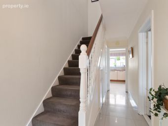 10 Orby View, The Gallops, Leopardstown, Dublin 18 - Image 2