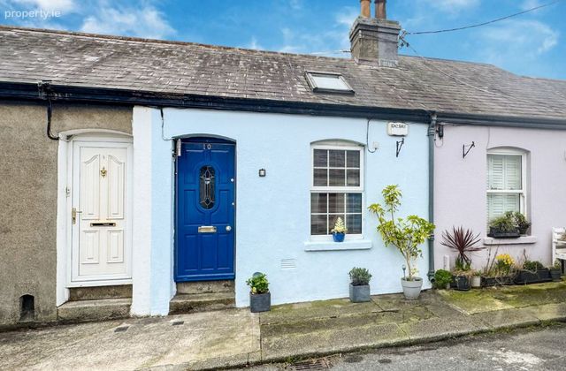 10 Coldwell Street, Glasthule, Co. Dublin - Click to view photos