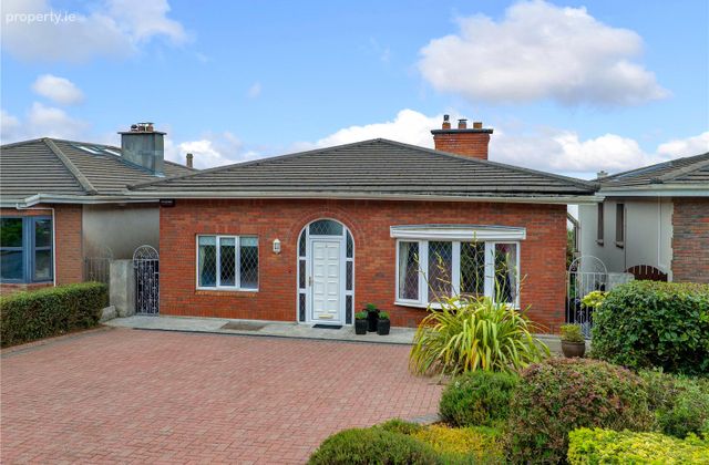 10 The Gardens, Threadneedle Road, Salthill, Galway, Salthill, Co. Galway - Click to view photos
