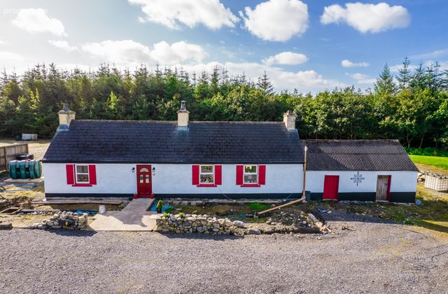 Bramble Gate Cottage, Leitrim, Frenchpark, Co Roscommon, Frenchpark, Co. Roscommon - Click to view photos