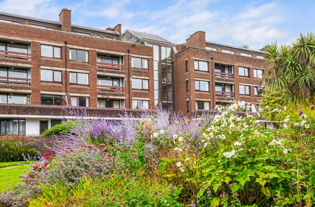 23 Killiney Hill Park, Killiney Hill Road, Killiney, Co Dublin, Killiney, Co. Dublin - Click to view photos