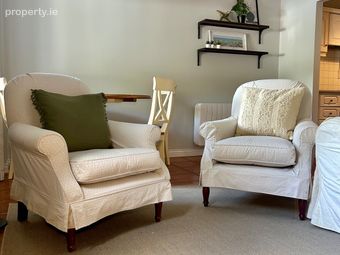 College Road, Galway, Modern 2-bed Apartment | &euro;2,500/month, Bohermore, Co. Galway - Image 4