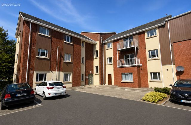 4 Grianan Fidh, Aiken's Village, Stepaside, Dublin 18 - Click to view photos