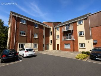4 Grianan Fidh, Aiken's Village, Stepaside, Dublin 18