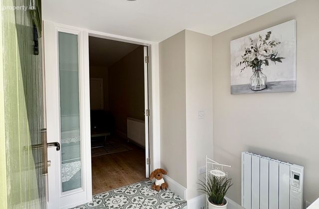 Trafford Park, Island Cross, Little Island, Co. Cork - Click to view photos
