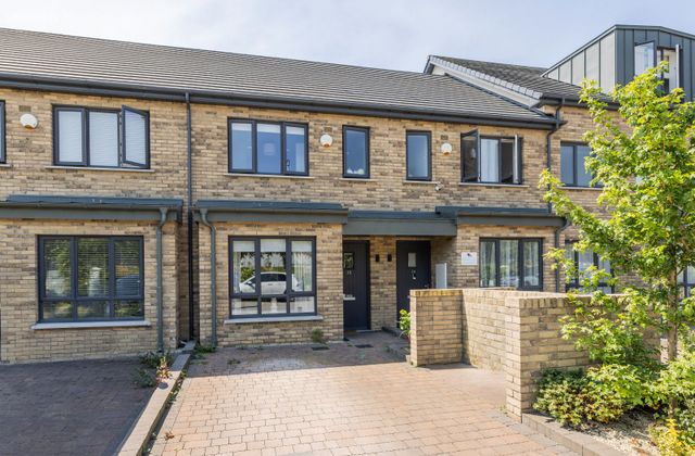15 The Heights, Barnoaks, Citywest, Co. Dublin - Click to view photos
