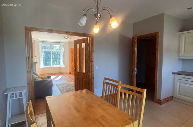101 Clarkes Wood, Mount Oval Village, Rochestown, Co. Cork - Click to view photos