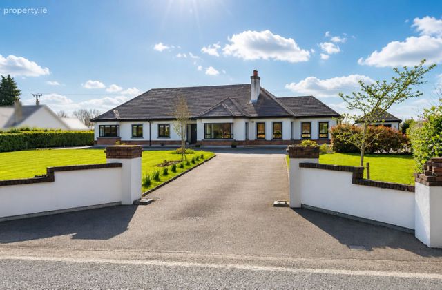 Ballinamona, Ballycanew, Gorey, Co. Wexford - Click to view photos