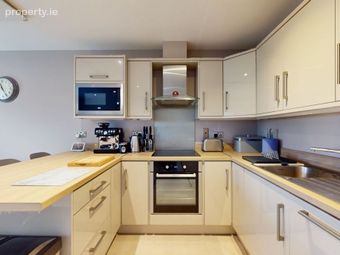 7 Esker Pines, Lucan, Co. Dublin, Lucan, Co. Dublin - Image 2
