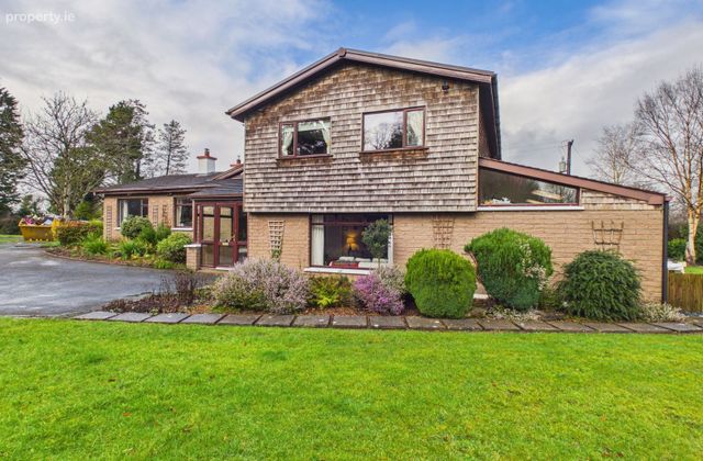 Bunglas, Deerpark, Sixmilebridge, Bunratty, Co. Clare - Click to view photos