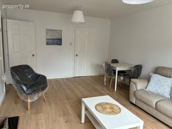Apartment 10, Dean's Court, Christchurch Square, B, Christchurch, Dublin 8 - Image 2