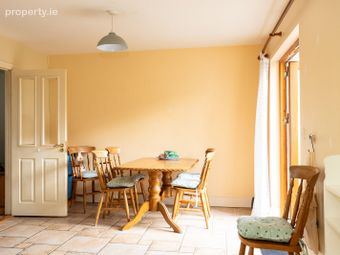 18 Cois Cuain, Courtmacsherry, Butlerstown, Co. Cork - Image 4