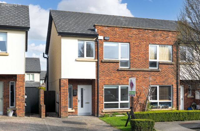 24 The Paddocks Drive, Adamstown, Co. Dublin - Click to view photos