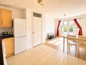 Apartment 67, Cluain Riocaird, Castlegar, Co. Galway - Image 4