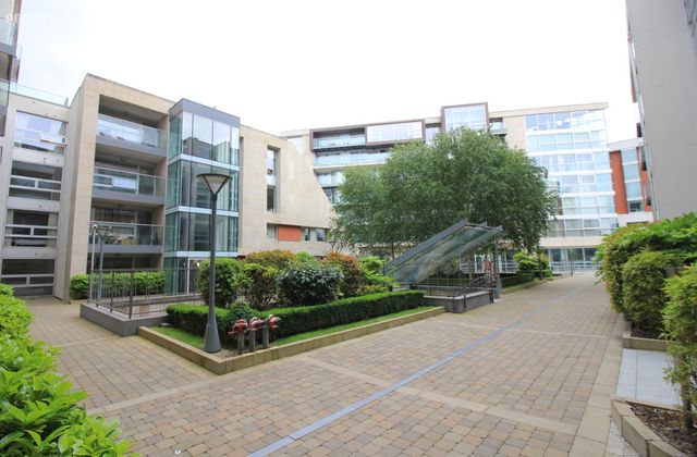 10 The Garnish, Lancaster Gate, Cork City Centre, Co. Cork - Click to view photos