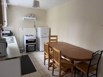 35 Parkmore Manor, Roscrea, Co. Tipperary, Roscrea, Co. Tipperary - Image 4