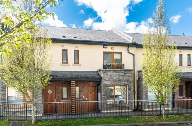 19 Slade Castle Avenue, Saggart, Co. Dublin - Click to view photos