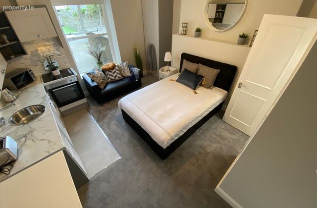 North Circular Road Studio, Dublin 7 - Click to view photos