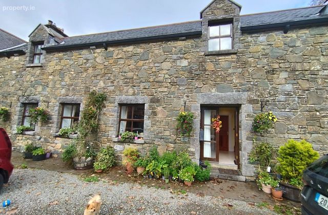 5 Cl&oacute;s Na Feirme, Tumneenaun, Ballard, Co. Galway - Click to view photos