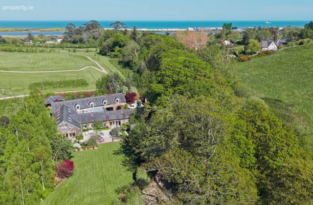 Luxury Lodge, Tinakilly, Wicklow Town, Co. Wicklow - Click to view photos