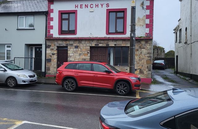 Henchy's Bar, Main Street, Scarriff, Co. Clare - Click to view photos