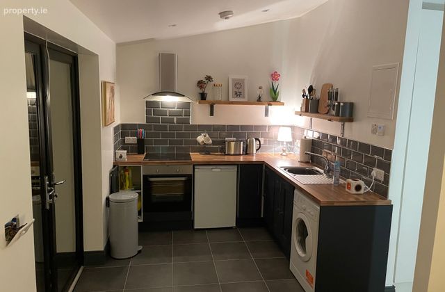The Crescent , Straffan Wood, Maynooth, Co. Kildare - Click to view photos