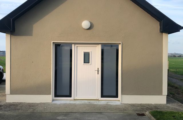 Walderstown, Athlone, Co. Westmeath - Click to view photos