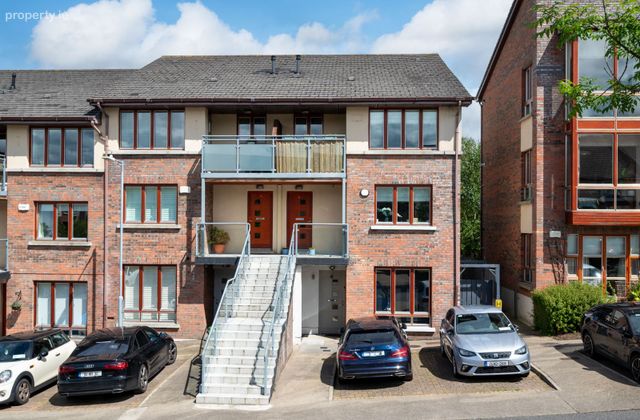 6 Belarmine Court, Stepaside, Dublin 18 - Click to view photos