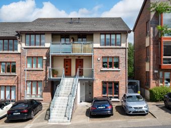 6 Belarmine Court, Stepaside, Dublin 18