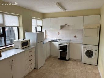 6 Riverdale Court, Castlebar, Castlebar, Co. Mayo - Image 3